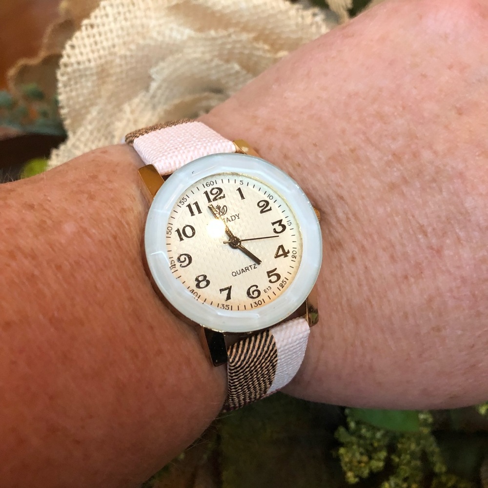 New Stunning plaid Watch - Picture 6 of 8
